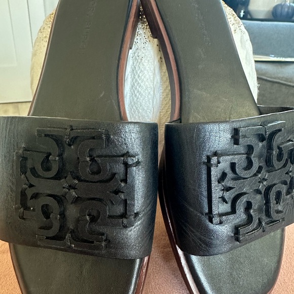 Tory Burch INES SINGLE-BAND SLIDE - Picture 8 of 8